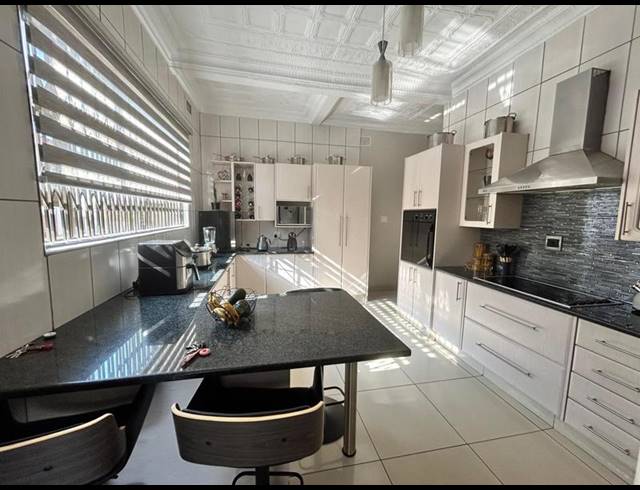 3 BEDROOM HOUSE FOR SALE IN SPRINGS CENTRAL